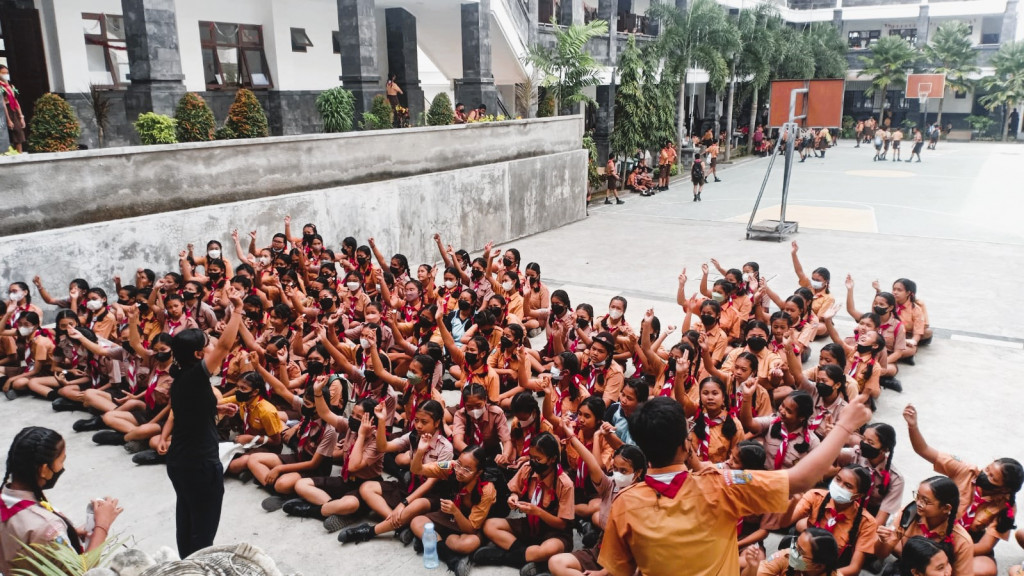 Kegiatan mingguan rutin minum tablet tambah darah bersama di masing-masing sekolah SMP-SMA/K seKuta Selatan